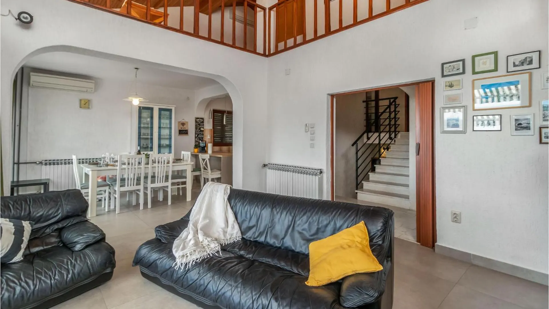 5 Bedroom Cozy Home In Dramalj