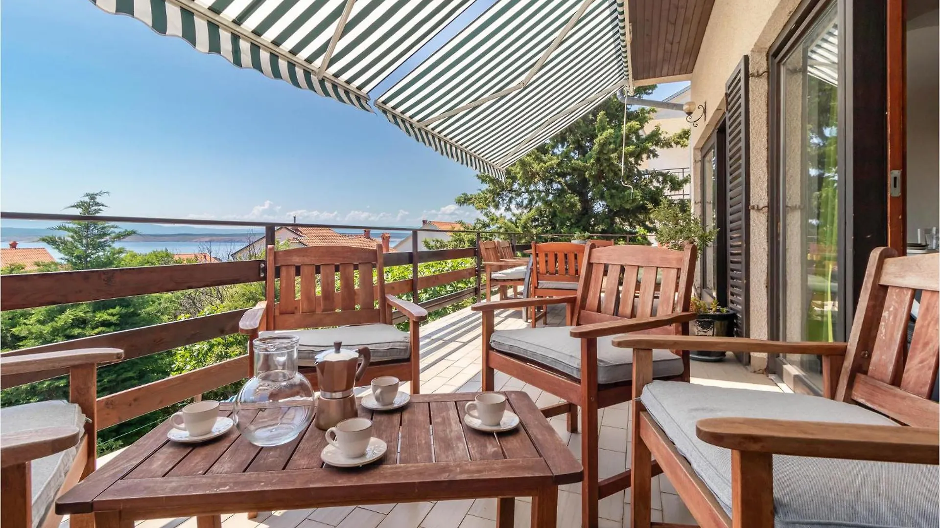 5 Bedroom Cozy Home In Dramalj Nyaraló