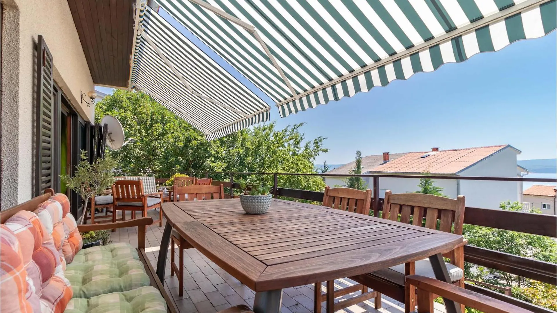5 Bedroom Cozy Home In Dramalj Horvátország