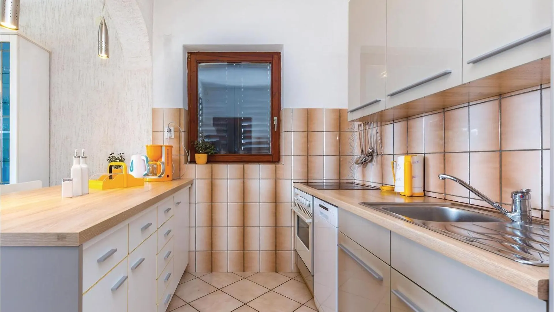 5 Bedroom Cozy Home In Dramalj Nyaraló