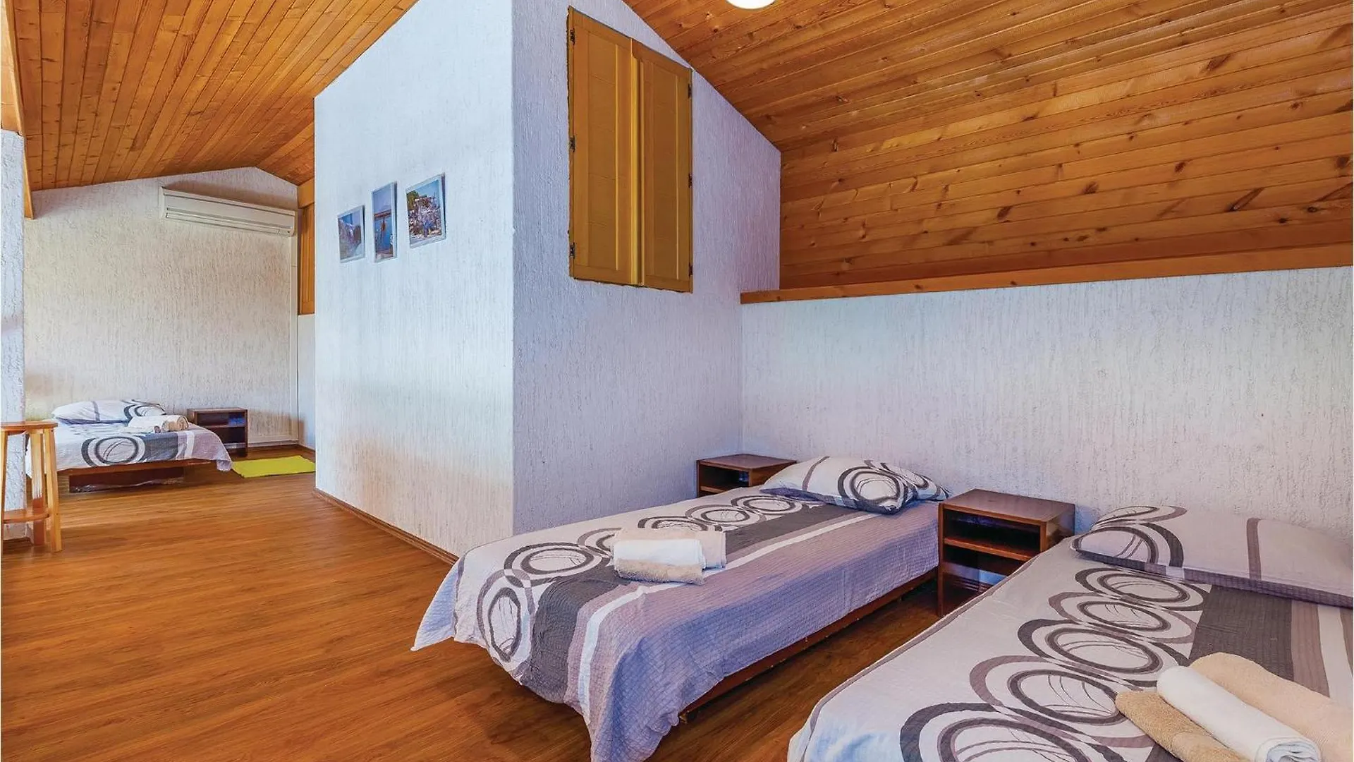 5 Bedroom Cozy Home In Dramalj Nyaraló